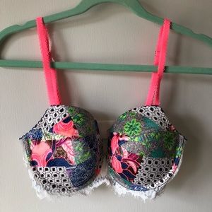 Victoria’s Secret lined demi bra, fun pattern 34DD